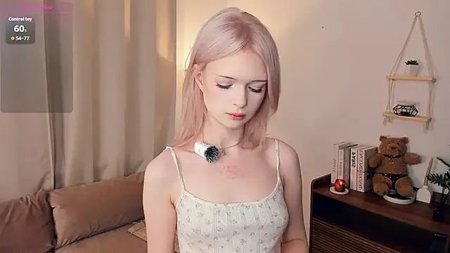 StripChat LaureMestler is Freechat LaureMestler — Play with my hair.